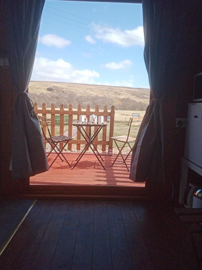 Wee Hoose Glamping 3 호텔 Kinbrace 외부 사진